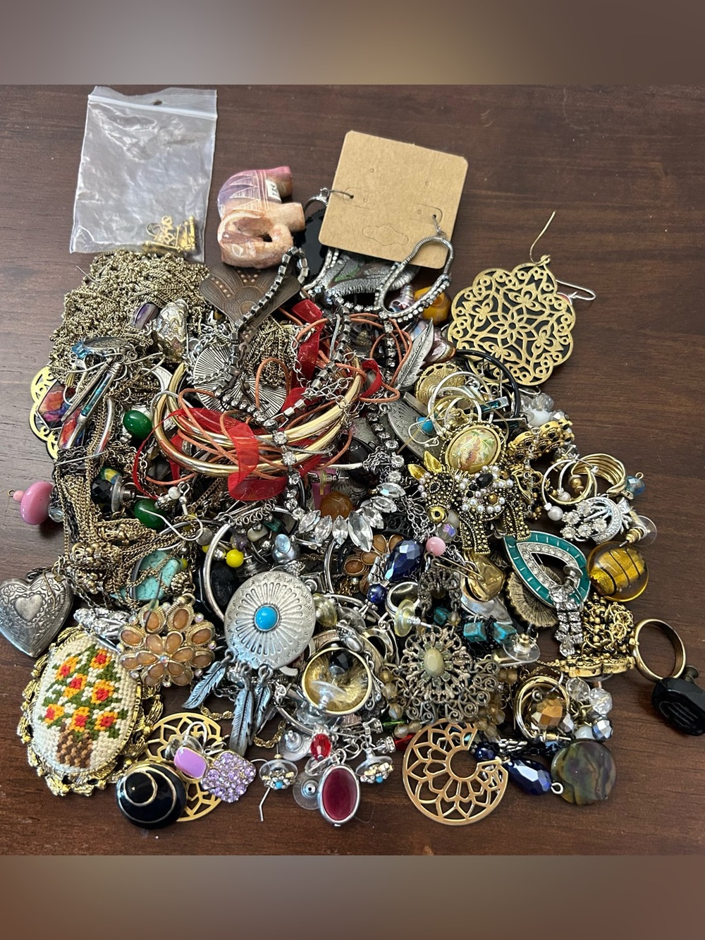 Mixed Bulk Jewelry 1 lb Lot Costume All Wearable Earrings Necklaces Bracelets